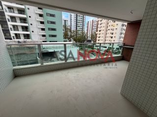 APARTAMENTO NA FAROLÂNDIA COM 2/4 SENDO 2 SUÍTES