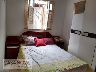 Casa com 2/4 em boa localização na Aruana