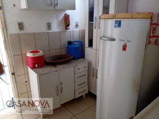 Casa com 2/4 em boa localização na Aruana