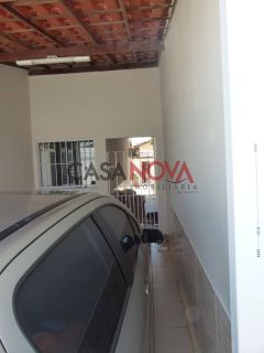 Casa no Bairro Aruana com 2/4