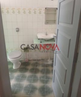 Casa Para Alugar com 4/4 sendo 1 suíte no Pereira Lobo