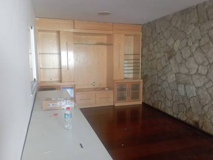 Casa com 5/4, sendo 2 suites master e piscina na Coroa do Meio