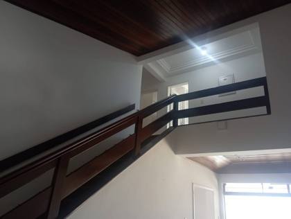 Casa com 5/4, sendo 2 suites master e piscina na Coroa do Meio