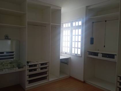Casa com 5/4, sendo 2 suites master e piscina na Coroa do Meio