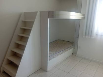 Casa com 5/4, sendo 2 suites master e piscina na Coroa do Meio