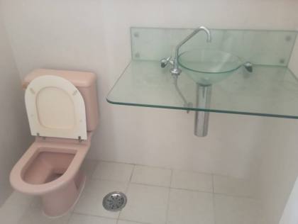 Casa com 5/4, sendo 2 suites master e piscina na Coroa do Meio