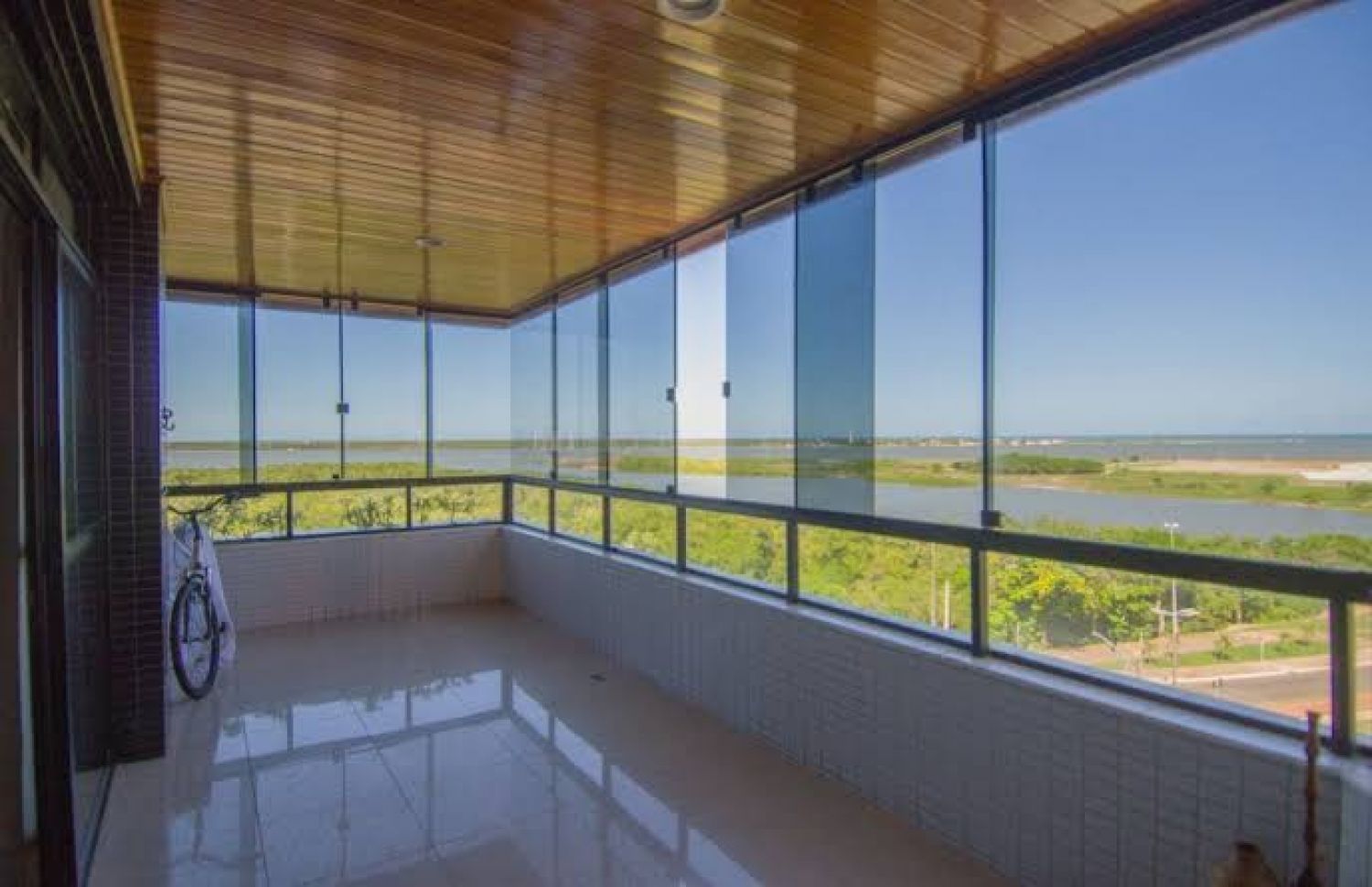 Mansão a Venda no Bairro 13 De Julho - Semi-Mobiliada. Alto Padrão.