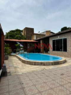 Casa 2/4 com piscina, área gourmet e energia solar na Coroa do Meio