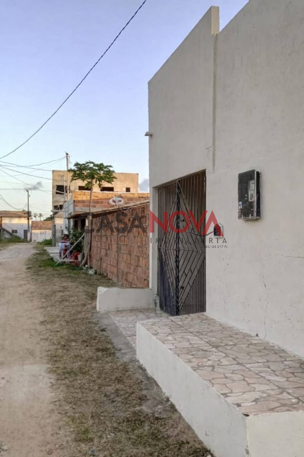 Casa com 2/4 na Caueira