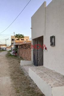 Casa com 2/4 na Caueira