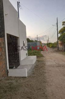 Casa com 2/4 na Caueira