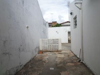 Casa na 13 de Julho com grande área