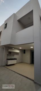 Excelente casa duplex em ótima localização na Atalaia