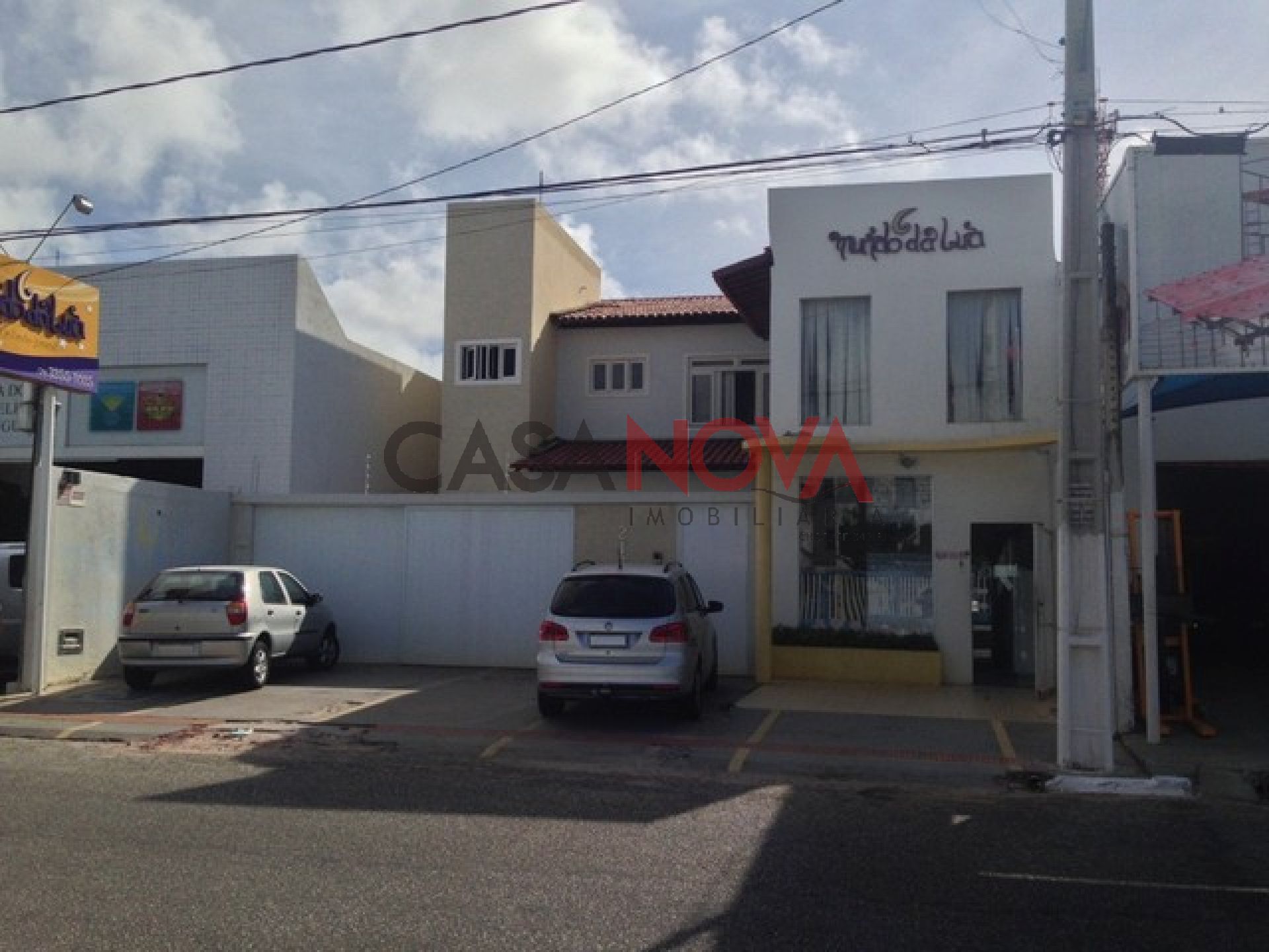 Casa com ponto comercial na Coroa do Meio em ótima localização