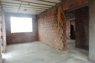 Terreno C/Casa Inacabada - Robalo