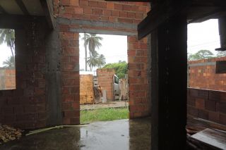 Terreno C/Casa Inacabada - Robalo