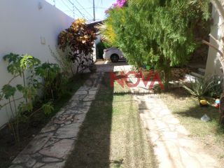 Casa Térrea de esquina em ótima localização na Coroa do meio