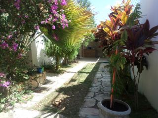 Vendo ou Troca Casa Térrea de esquina na Coroa do meio em ótima localização