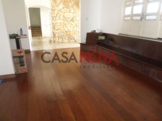 Casa Térrea de esquina em ótima localização na Coroa do meio