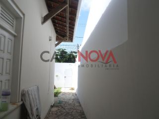 Casa Térrea de esquina em ótima localização na Coroa do meio