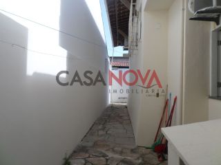 Casa Térrea de esquina em ótima localização na Coroa do meio