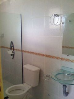 Oportunidade -  Vende-se Residencial com 3 Casas duplex a 800m da praia.