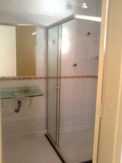 Oportunidade -  Vende-se Residencial com 3 Casas duplex a 800m da praia.
