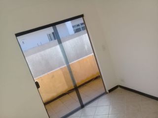 Oportunidade -  Vende-se Residencial com 3 Casas duplex a 800m da praia.
