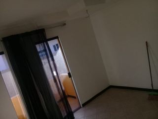 Oportunidade -  Vende-se Residencial com 3 Casas duplex a 800m da praia.