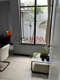 Prédio com sala comercial no Bairro São José