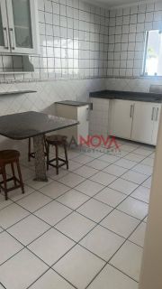 Prédio Residencial com 4 Apartamentos – Excelente Estrutura e Privacidade
