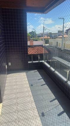 Prédio Residencial com 4 Apartamentos – Excelente Estrutura e Privacidade