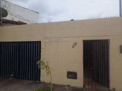 Casa com 3/4 na Coroa do Meio