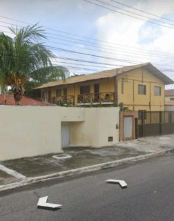 Residencial com 5 Casa a Venda a 500 metros da Orla de Atalaia.