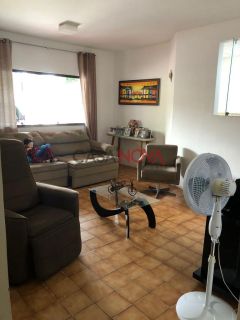 Casa em ótima localização com 4/4 no Bairro-Jabotiana