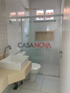 Casa duplex com 3 suítes na Aruana