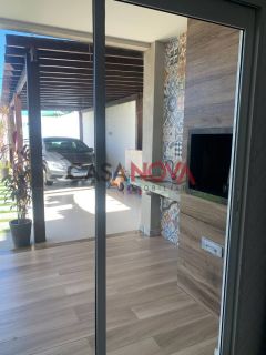 Casa duplex com 3 suítes na Aruana
