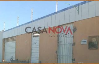 Casa com 2/4 na Aruana, próximo ao Shopping
