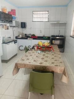 Casa com 2/4 na Aruana, próximo ao Shopping