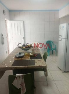 Casa com 2/4 na Aruana, próximo ao Shopping