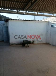 Casa com 2/4 na Aruana, próximo ao Shopping