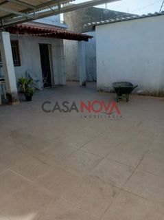 Casa com 2/4 na Aruana, próximo ao Shopping