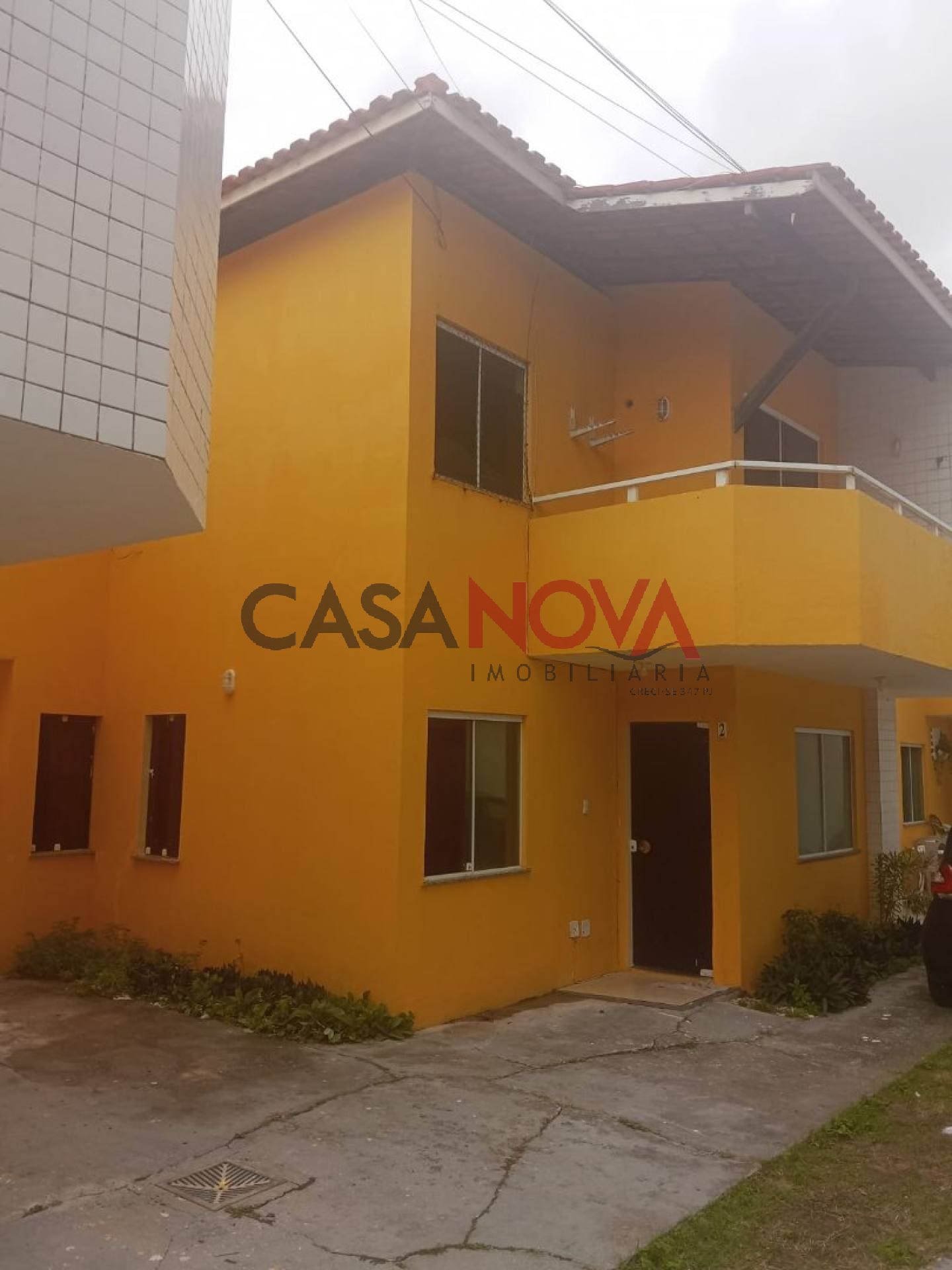 Casa Duplex com 3/4 na Coroa do Meio, sendo 1 suíte