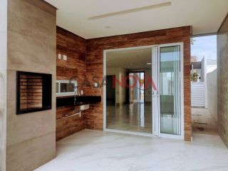 Casa em Condomínio Fechado