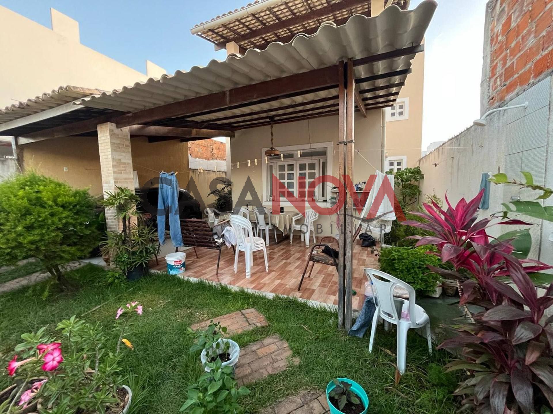 Casa duplex com 5/4 na Aruana
