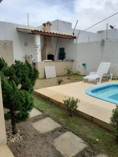 CASA COM 5 SUÍTES NO BAIRRO ARUANA