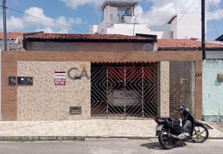 CASA A VENDA NO BAIRRO CASTELO BRANCO