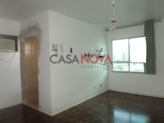 Apartamento em ótima localização na 13 de Julho