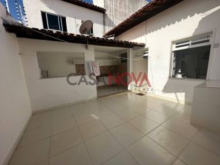 Casa Térrea com 5/4, sendo 3 suítes e com piscina na Coroa do Meio