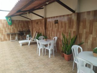 VENDO UMA CASA COM 3/4 NA COROA DO MEIO TODA REFORMADA